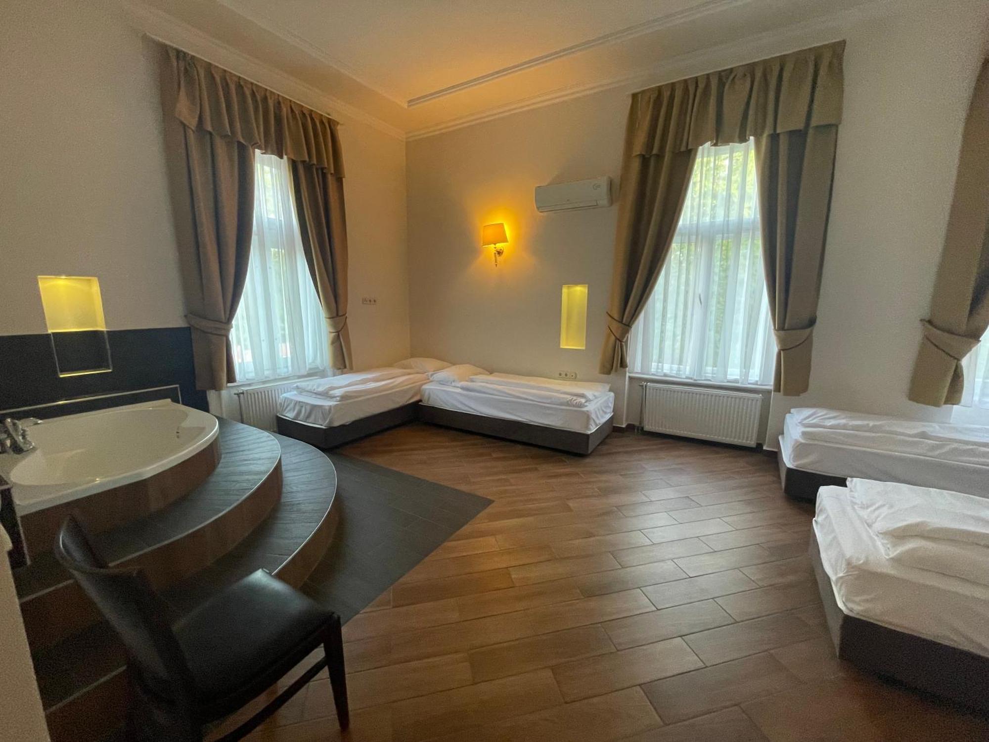 شيوفوك Jokai Villa المظهر الخارجي الصورة