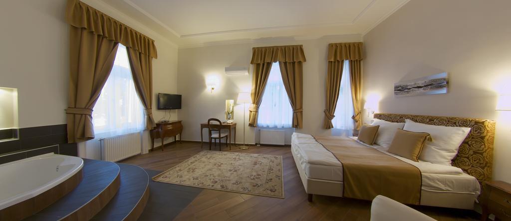 شيوفوك Jokai Villa المظهر الخارجي الصورة
